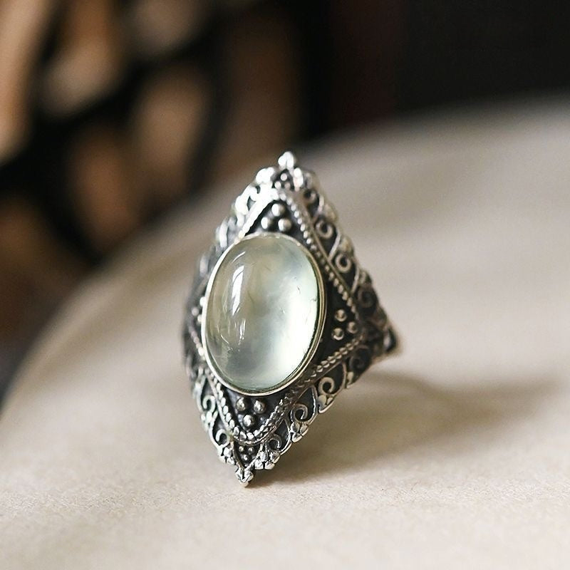 Vintage And Elegant Ring For Women