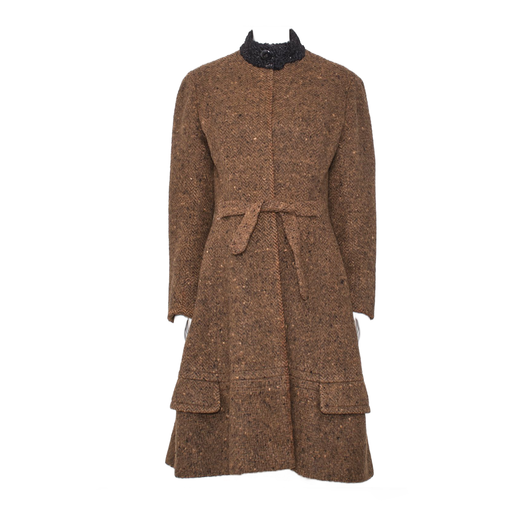 Women > Elegant Brown Wool Blend Coat with Pockets and Belt