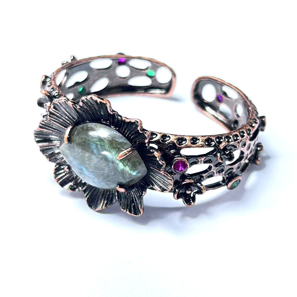 Vintage Bronze Open-End Adjustable Flower-Holder Bracelet For Women