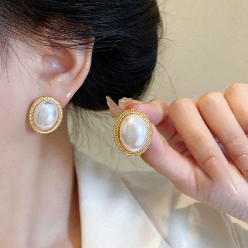 Special-interest Design High-grade Fashion Vintage Pearl Stud Earrings For Women