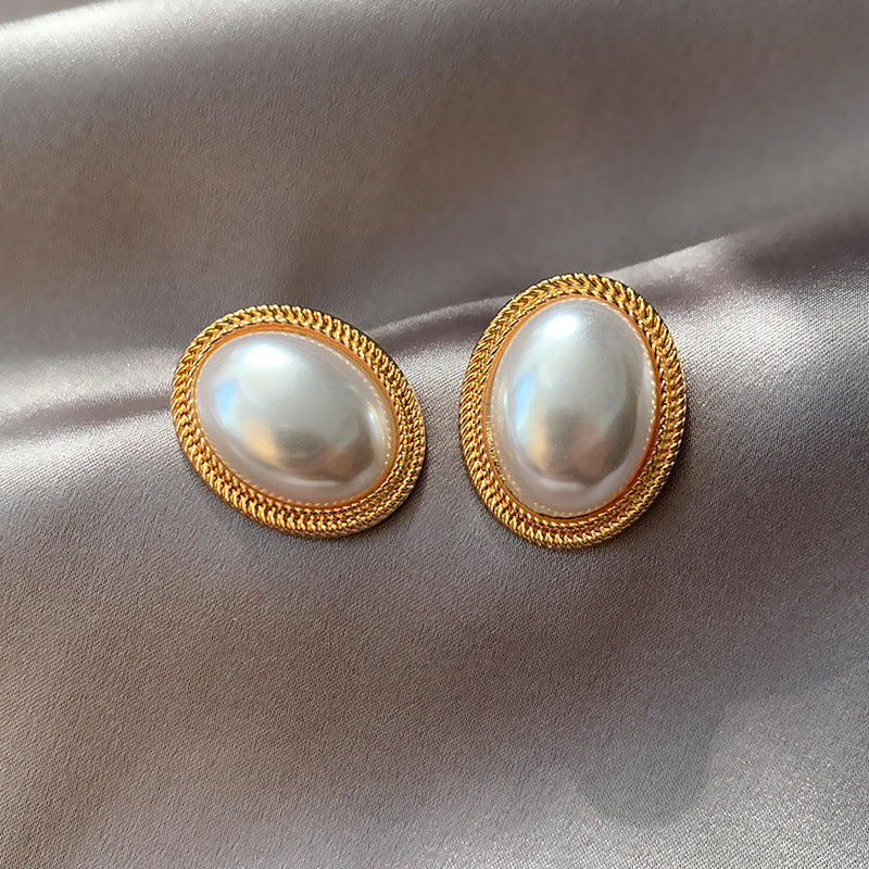 Special-interest Design High-grade Fashion Vintage Pearl Stud Earrings For Women
